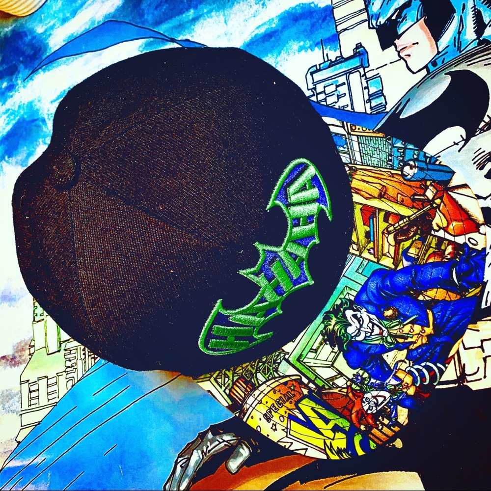 DC comics original SnapBack Batman joker hat